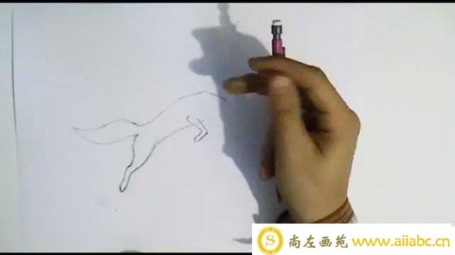 【视频】很有动感的狐狸水彩手绘视频 简单的奔跑的狐狸水彩画_