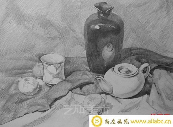 素描静物—白色的茶壶空纸杯橘子陶罐子(1)