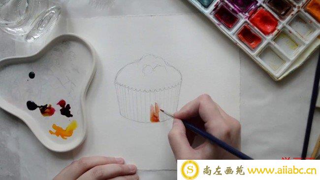 【视频】比较写实的蛋糕水彩画视频教程画法 多种材料结合_