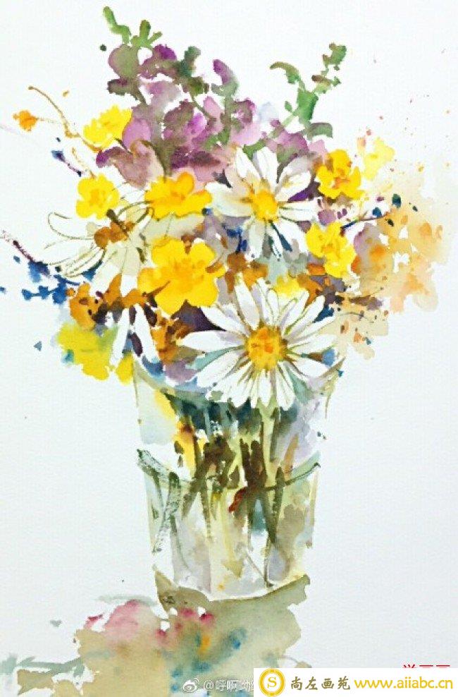 插在透明玻璃花瓶里的鲜花水彩画图片 鲜花水彩手绘教程 怎么画 画法_