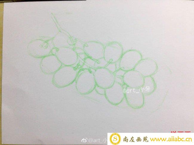 一串逼真的青葡萄彩铅画图片 一串葡萄彩铅手绘教程 一串葡萄怎么画_