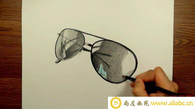 【视频】很逼真的太阳眼镜彩铅手绘视频教程 立体的太阳镜彩铅画法视频_