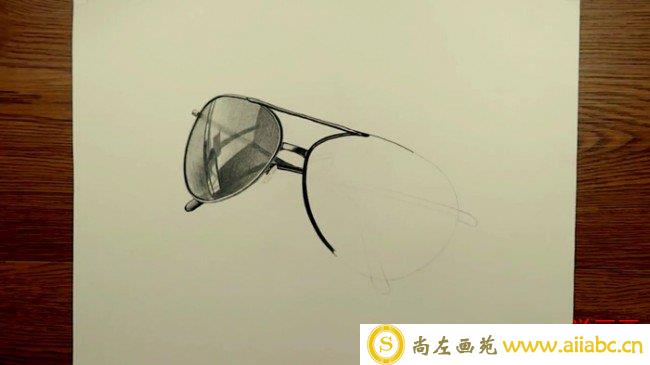 【视频】很逼真的太阳眼镜彩铅手绘视频教程 立体的太阳镜彩铅画法视频_