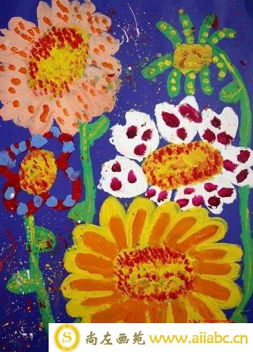 儿童水粉画优秀奖作品：《花丛中》，参赛年龄7岁