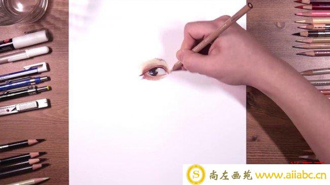 【视频】韩国女明星Solar写实彩铅画手绘视频教程画法图片_