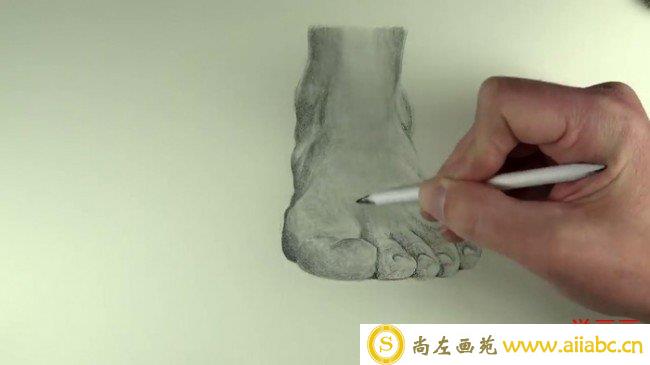 【视频】素描人物的脚的画法手绘视频教程 多个常见脚部素描画法演示_