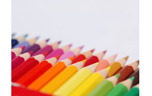 彩色铅笔：水溶性彩色铅笔和水彩铅笔有什么差别？