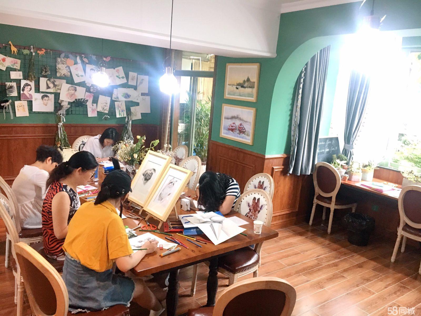 长沙比较适合上班族学习画画的画室或者工作室，业余时间能够随到随学