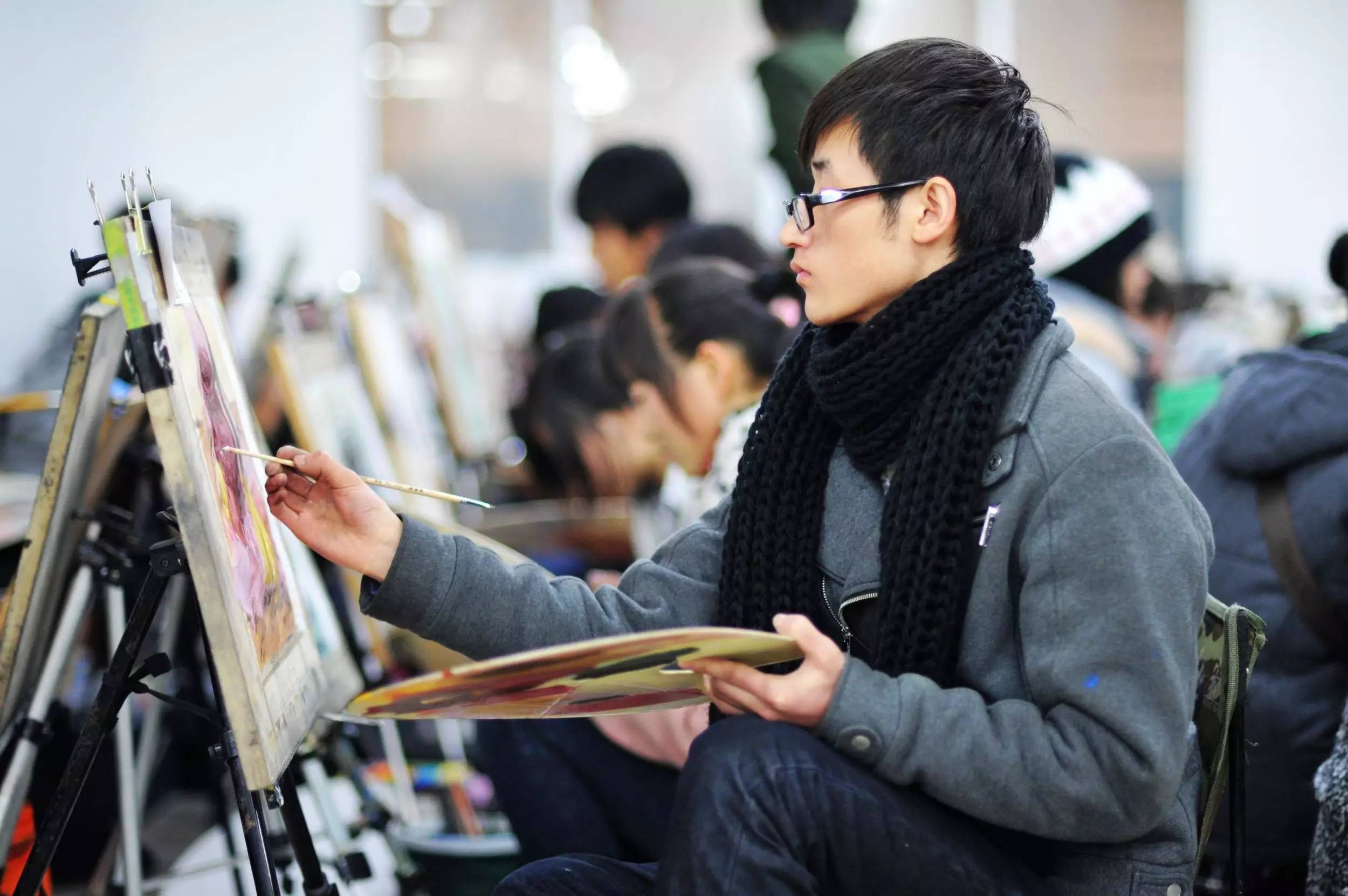 长沙市艺术生美术培训学校怎么找：明年就要高考了，想找个靠谱的美术培训学校？