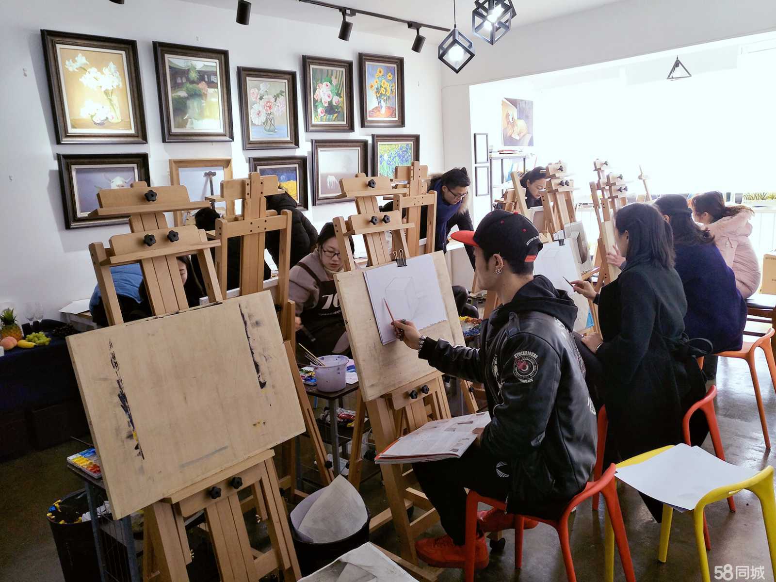 湖南长沙专业美术培训机构：长沙有哪些美术培训机构比较靠谱？