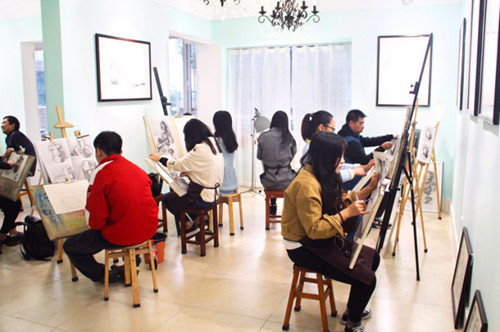 长沙市艺术生美术培训班怎么找：学美术的培训班有哪些？高三艺术生求帮忙